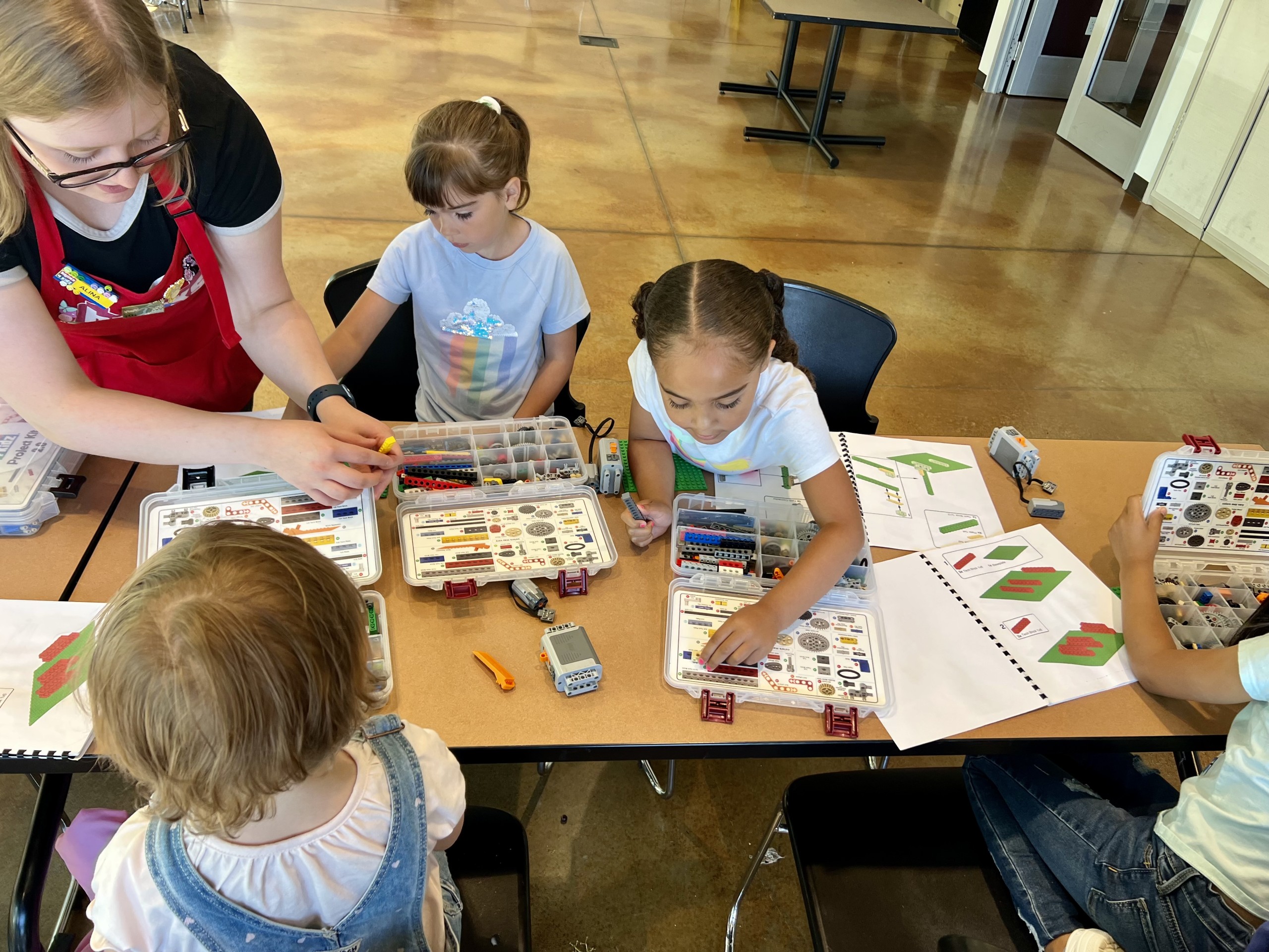 Children paiting